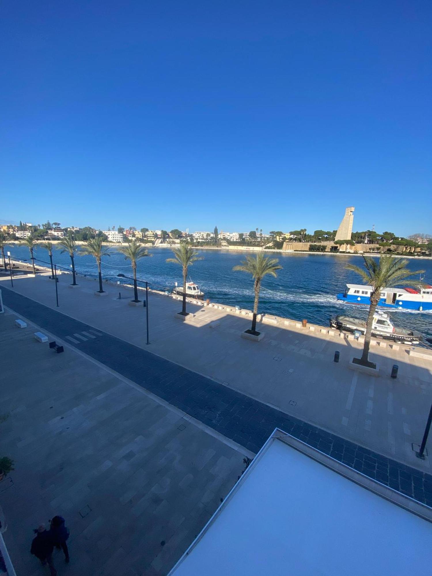Regina Del Porto Apartment บรินดิซิ ภายนอก รูปภาพ
