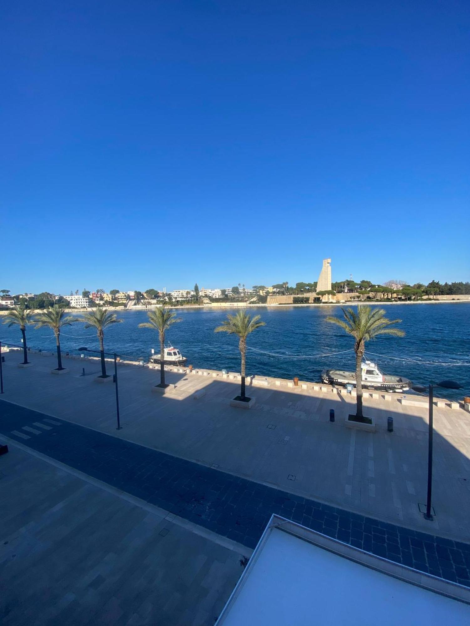 Regina Del Porto Apartment บรินดิซิ ภายนอก รูปภาพ