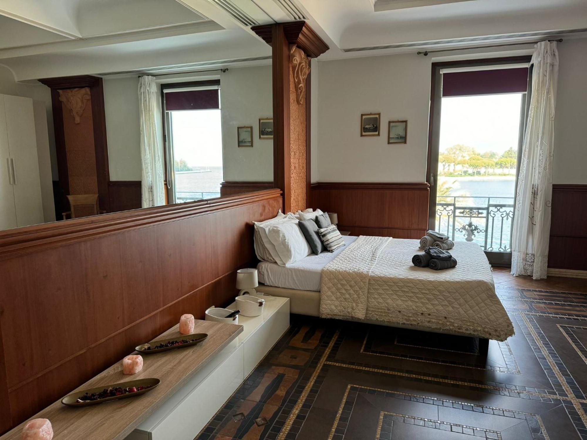 Regina Del Porto Apartment บรินดิซิ ภายนอก รูปภาพ