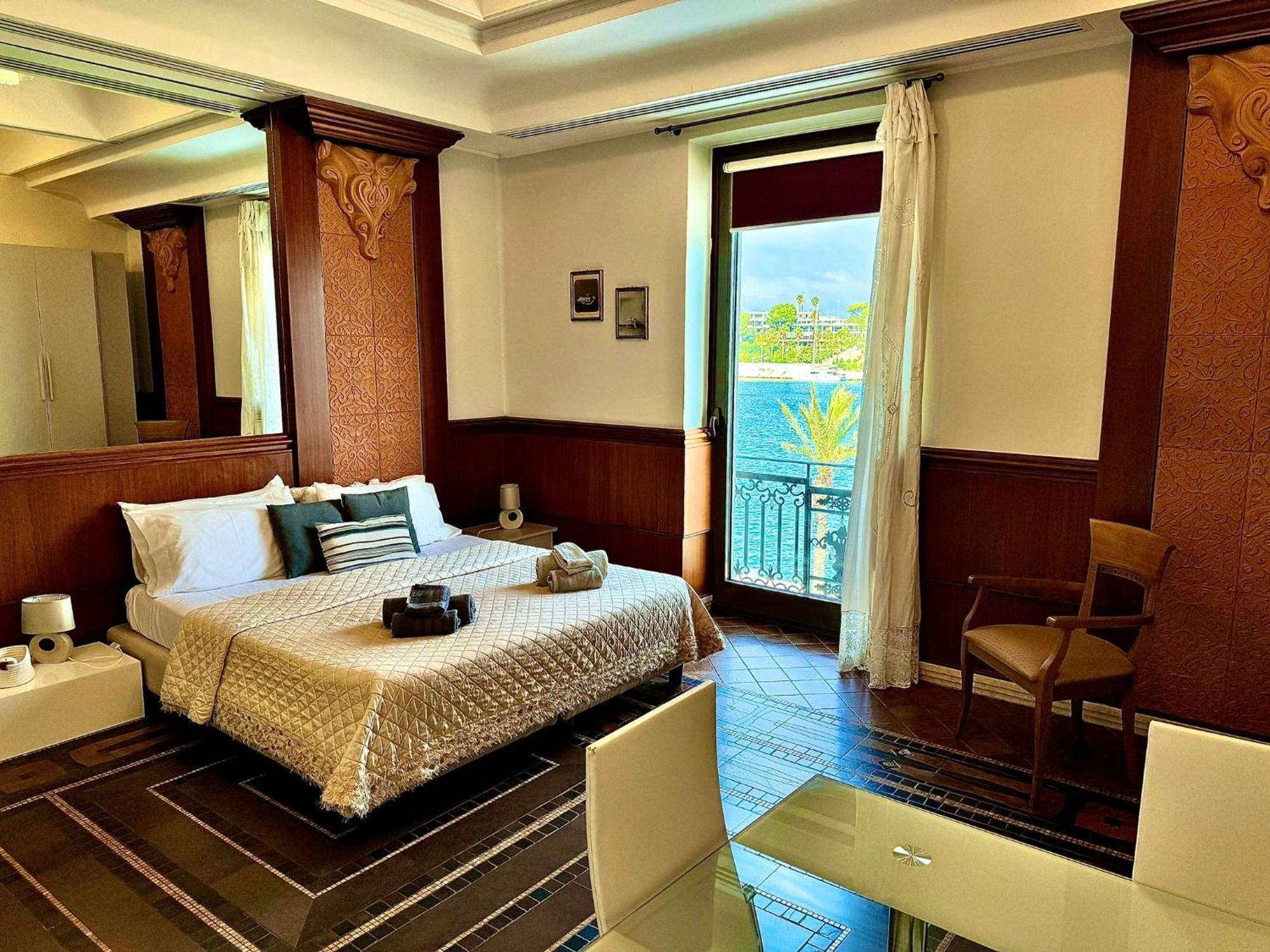 Regina Del Porto Apartment บรินดิซิ ภายนอก รูปภาพ